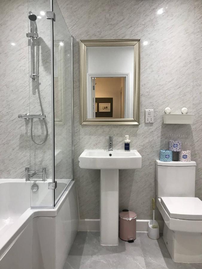 Stylish Modern 3-Bed House Nr Manchester City Ctr Whitefield Exterior foto