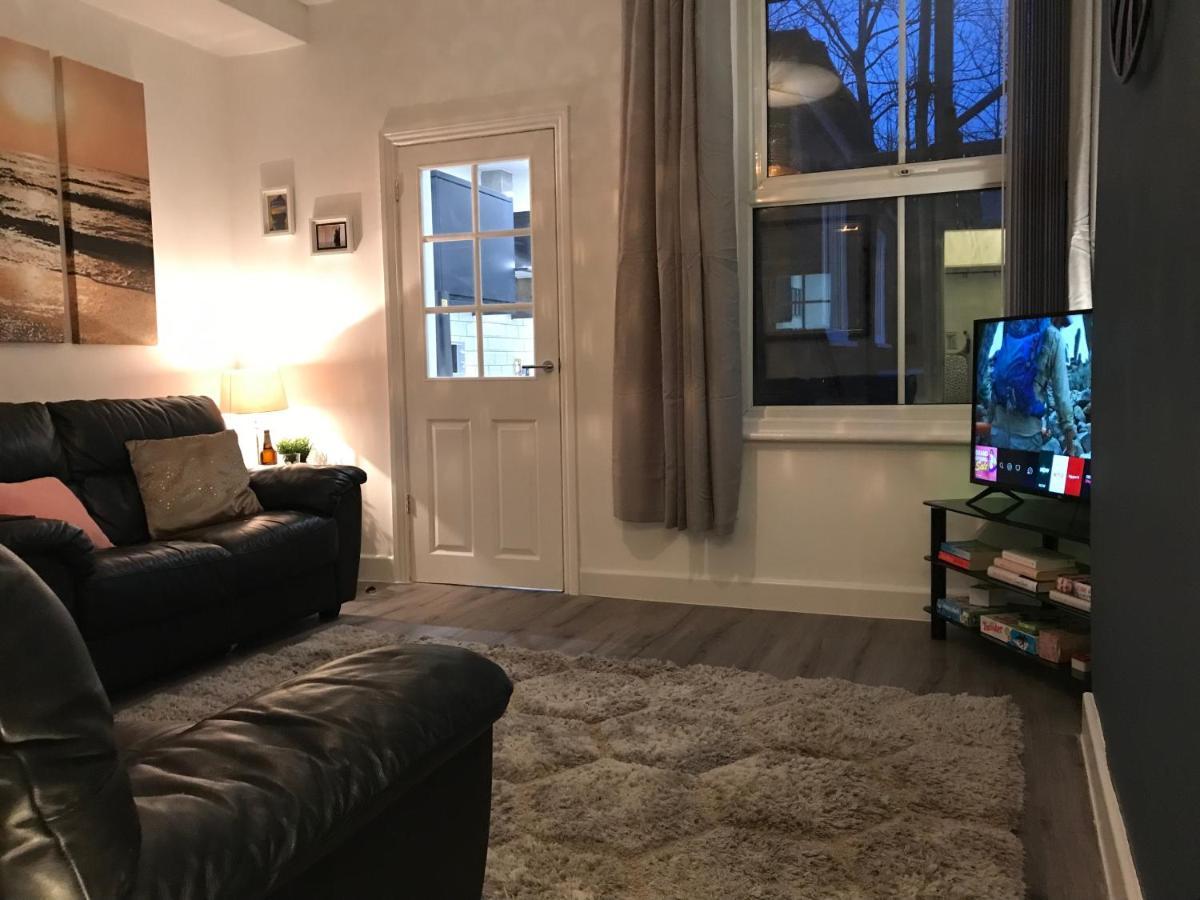 Stylish Modern 3-Bed House Nr Manchester City Ctr Whitefield Exterior foto
